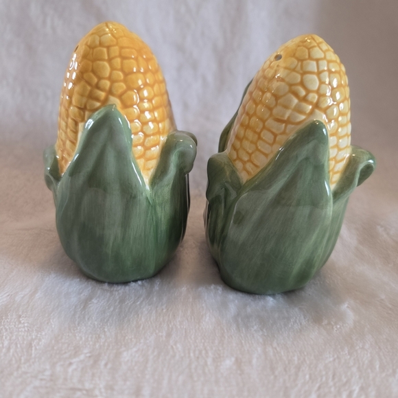Half Shucked Corn On the Cob Salt and Pepper Shakers Ceramic - Picture 2 of 8